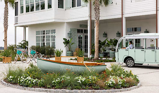 The Dunlin, Auberge Collection Entrance