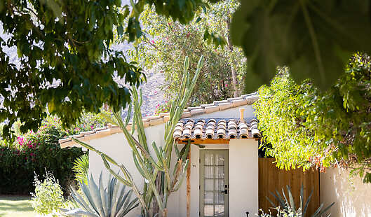 Historic Cottage and gardens