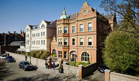 Dylan Hotel Exterior