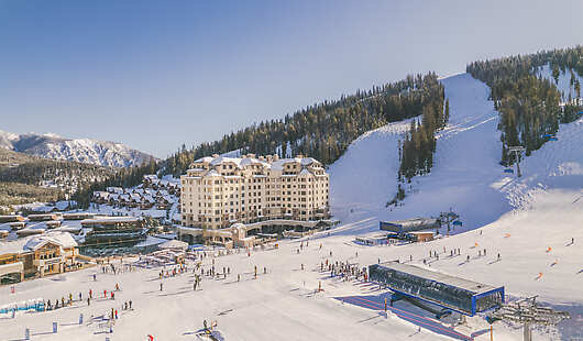 Summit Hotel - Exterior Winter