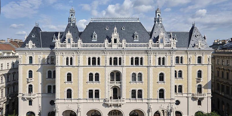 W Budapest
