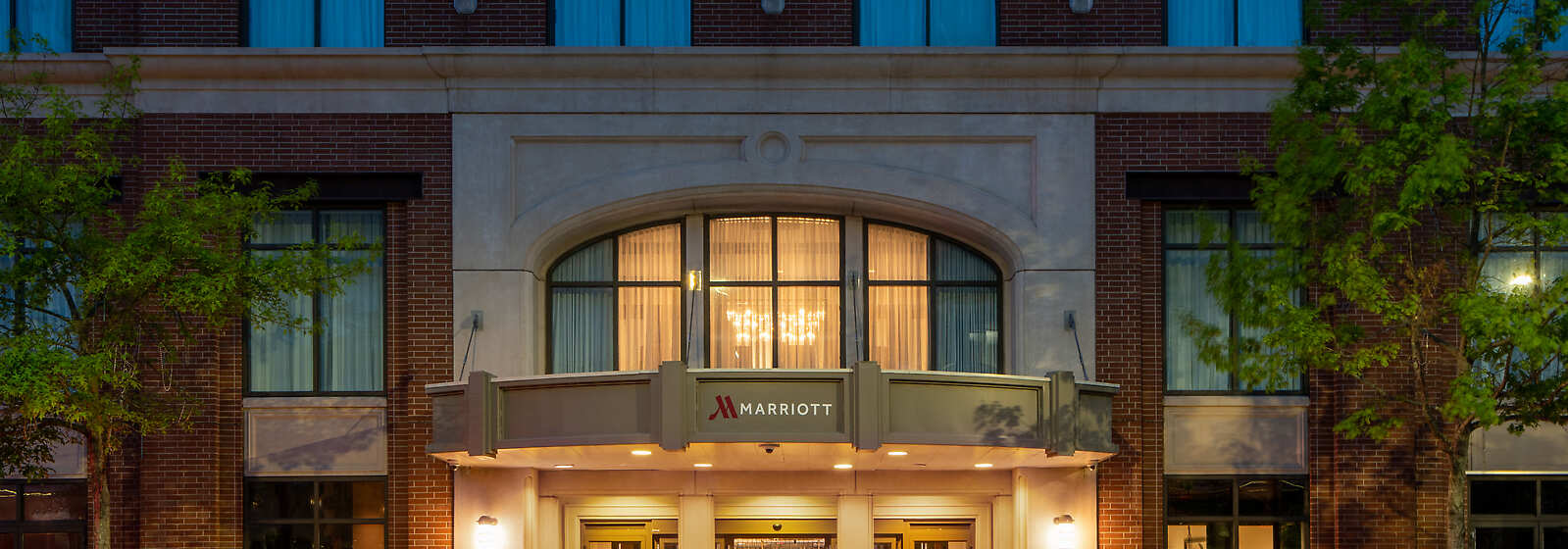 New Orleans Marriott Warehouse Arts District Hotel exterior