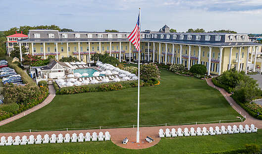 Congress Hall & the Grand Lawn