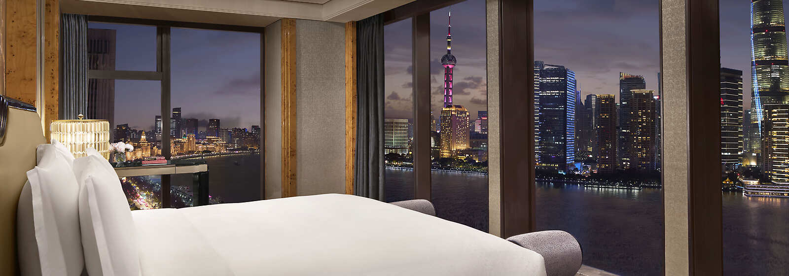 Panoramic Bund View Guestroom