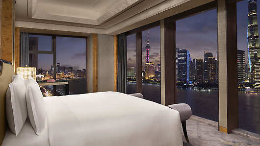 Panoramic Bund View Guestroom