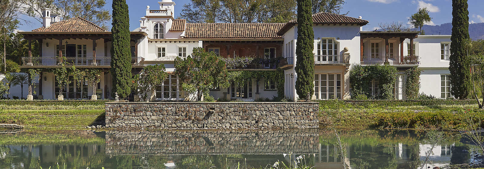 Villa Bokeh Exterior 