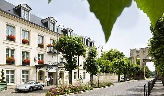 Auberge du Jeu de Paume exterior