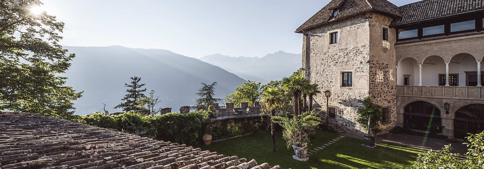 Castel Fragsburg Exterior