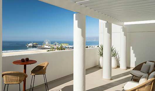 Deluxe King Guestroom Balcony