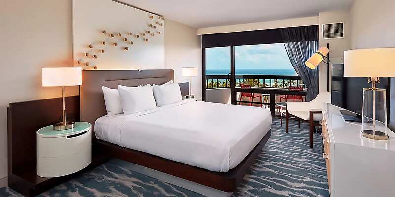 Waterstone Resort & Marina Boca Raton, Curio Collection by Hilton