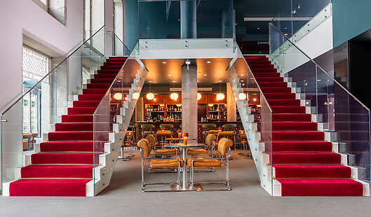 Cenica Porto Hotel Bar and Theatre Entrance