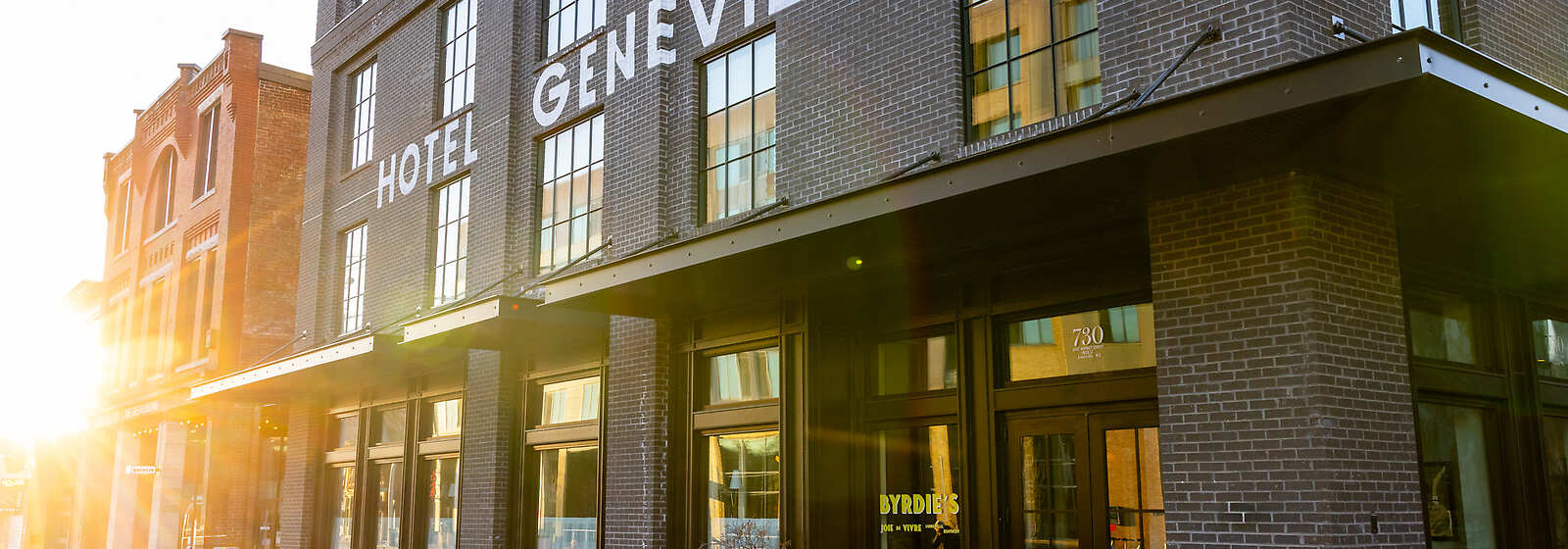 Hotel Genevieve Exterior