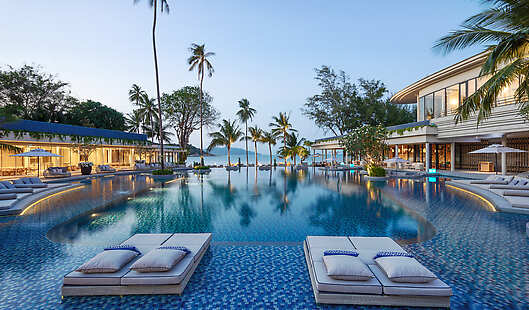 Beachfront Swimming Pool 