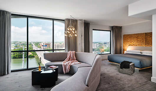 Town Lake Studio Suite Guestroom