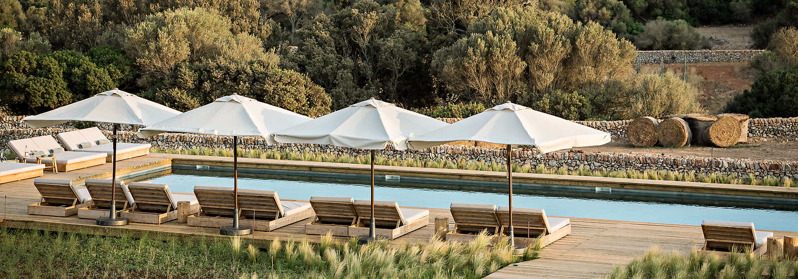Torre Vella Outdoor Swimming Pool