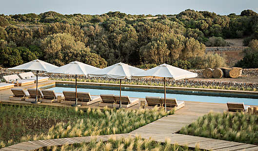 Torre Vella Outdoor Swimming Pool