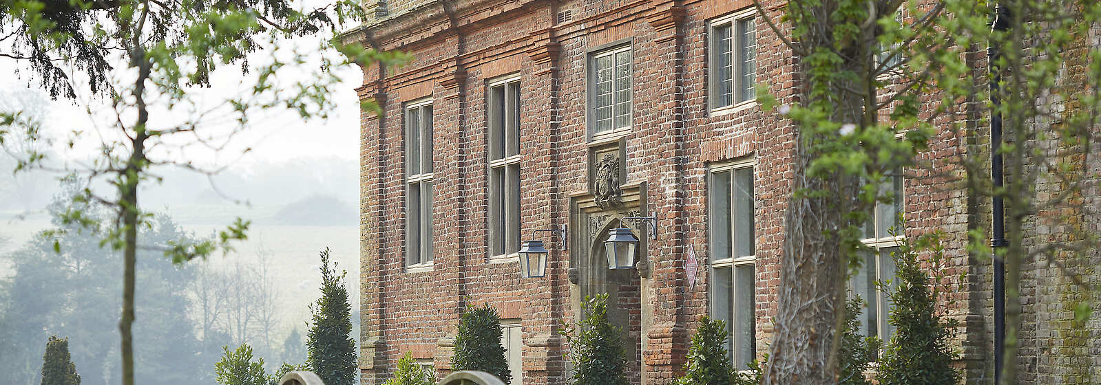 THE PIG at Bridge Place Exterior