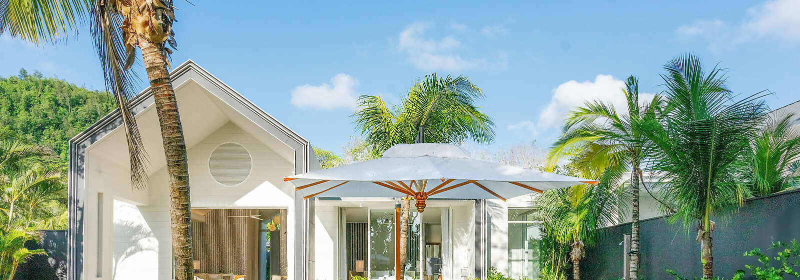 Beach Retreat Villa Exterior