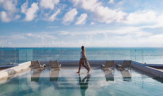 Seasalt Rooftop Pool