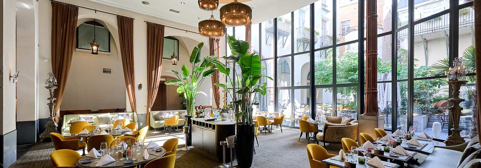 Grand Lounge Restaurant