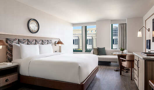 King Guestroom North Point View