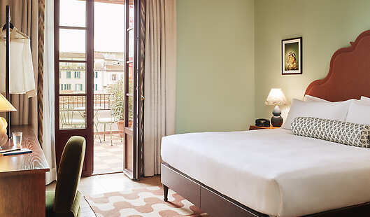 Roomy Terrace Guestroom 