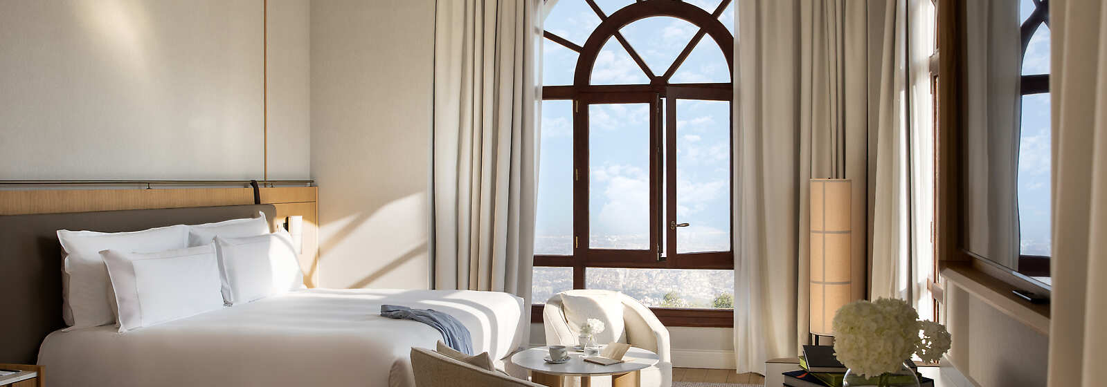 METT Suite Guestroom 