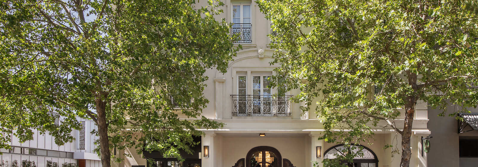 Hotel Exterior 