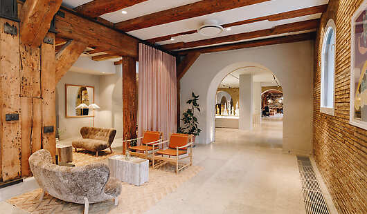 Hotel Lobby Lounge