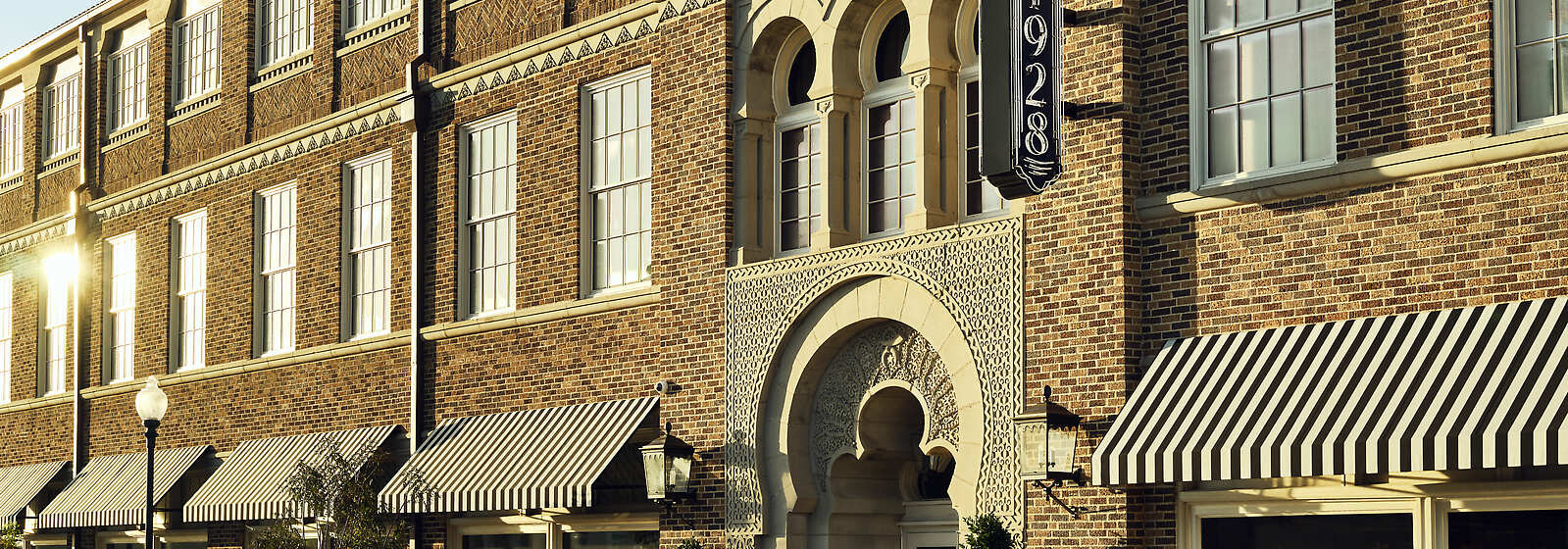 Hotel 1928 Exterior 