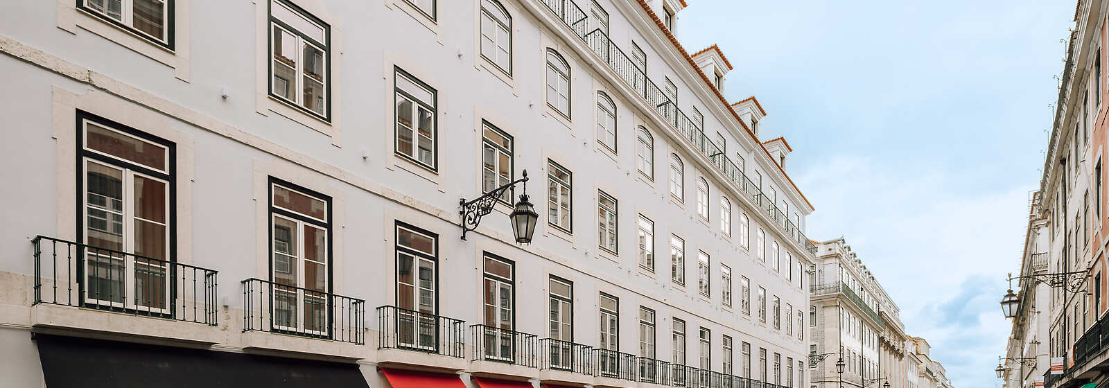 MYTHIC SANA Downtown Suites Exterior