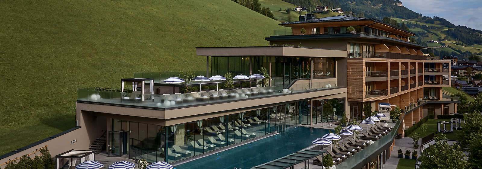DAS EDELWEISS Salzburg Mountain Resort Exterior
