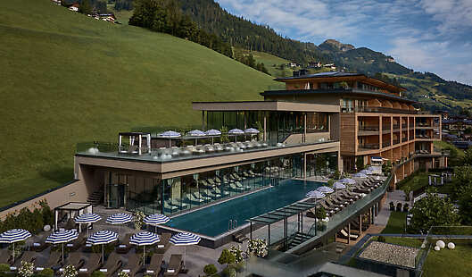 DAS EDELWEISS Salzburg Mountain Resort Exterior