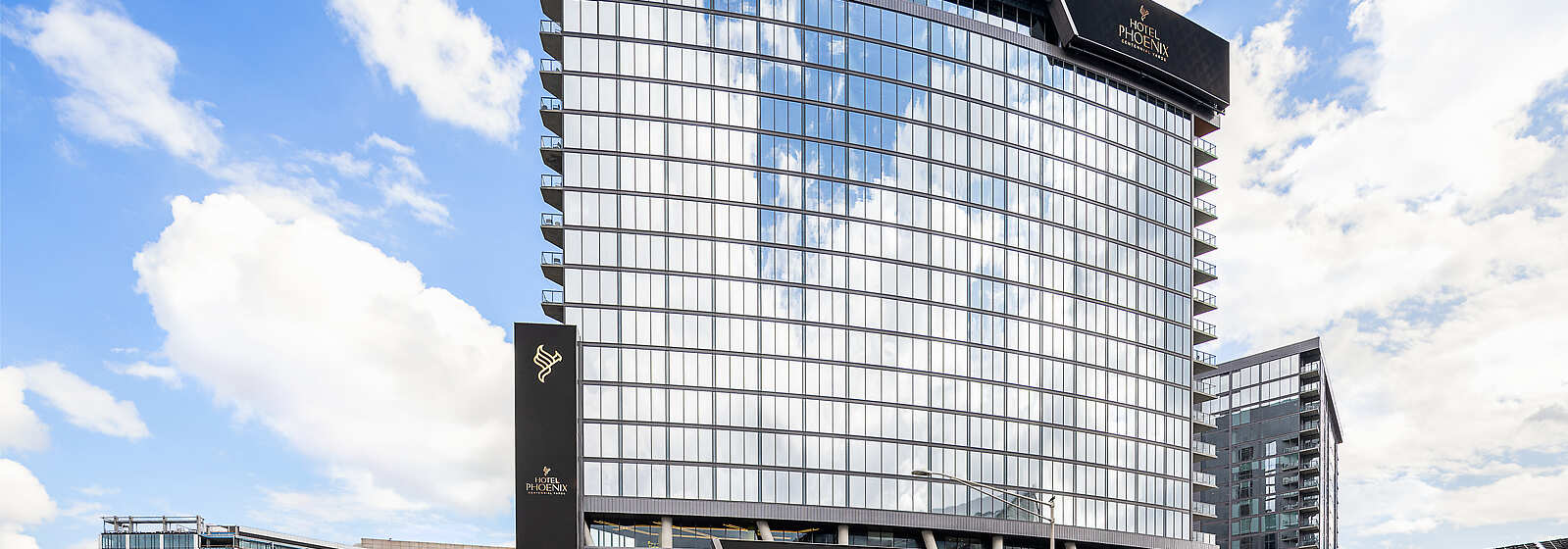 Hotel Phoenix Exterior