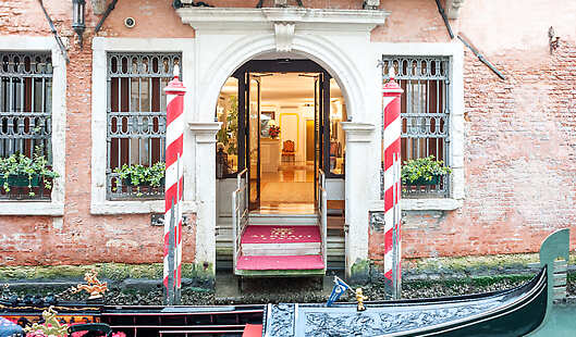 Hotel Ai Reali Gondola Ride Private Water Entrance