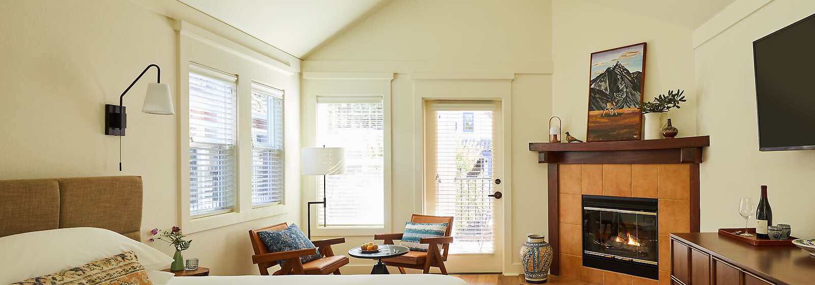 Armstrong King Guestroom 