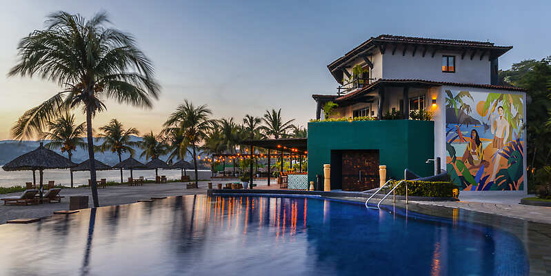 Thompson Zihuatanejo