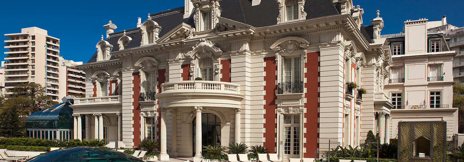 Hotel Exterior, La Mansión