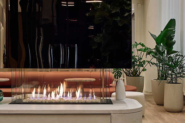 Vogue Hotel Montreal Downtown, Curio Collection by Hilton