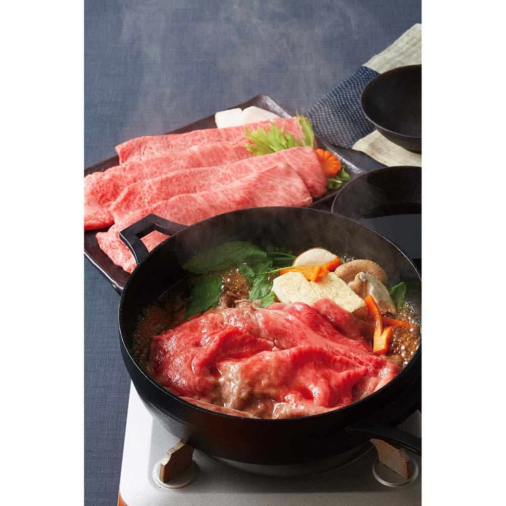 松阪牛専門店として創業60年余りの信頼の味。美しい色みが特長の松阪牛をすき焼きでご賞味ください。