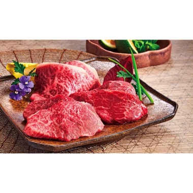 神戸牛の赤身肉の希少部位（ランプ・イチボ・マルシン）を、職人が丁寧に手切りしました。味わいの違いをお楽しみください。