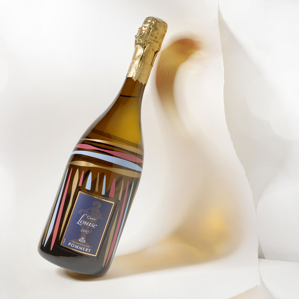キュヴェ・ルイーズはポメリーの最上級シャンパーニュであり、厳選された３つのグラン・クリュ（アヴィーズ、クラマン、アイ）のブドウから、最も純粋で繊細な「クール・ド・キュヴェ」のみ使用した、究極に純粋でエレガントな味わいのシャンパーニュです