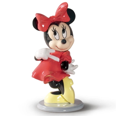 本作品は、ウォルト・ディズニー・ピクチャーズのアニメーション史上、最も有名で愛されているキャラクターの1つである ミニーマウスを忠実に描いています。