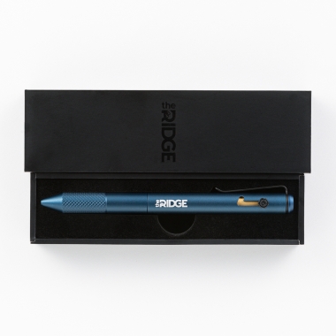 the RIDGE ボルトアクションペンは、高級感のあるペンです。アルミニウム製のボディ、スタイリッシュなデザイン、いつも快適な書き心地を提供します。