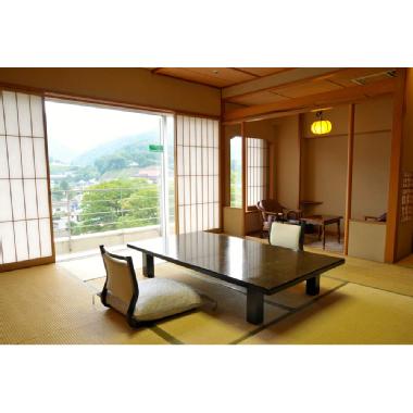 皇室ゆかりの宿として、伝統と風格を持つ老舗旅館は昭和二年創業です。